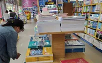 Phụ huynh ‘nháo nhào’ vì không mua đủ sách giáo khoa cho con