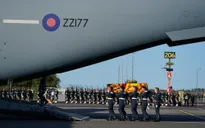 Quan tài của Nữ hoàng Elizabeth II về đến Cung điện Buckingham tại thủ đô Anh