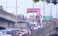 Hà Nội: Vành đai 3 quá tải, nguy cơ trở thành "bãi đỗ xe trên cao" trong nhiều giờ