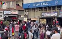 7 ngân hàng Lebanon liên tiếp bị người gửi tiền tấn công