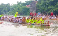 Đua thuyền truyền thống trên sông Kiến Giang mừng Tết Độc lập