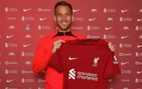 Liverpool bổ sung hàng tiền vệ, Willian khoác áo Fulham