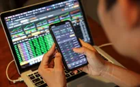 Cổ phiếu ngân hàng tăng mạnh, VN-Index bỏ xa mốc 1.000 điểm