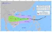 Bão số 4 mạnh thêm trước khi vào bờ
