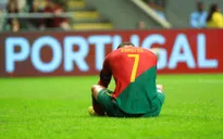 Ronaldo lại ném băng đội trưởng ĐT Bồ Đào Nha