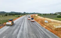 100% cán bộ xung phong làm việc xuyên lễ trên công trường cao tốc Bắc-Nam
