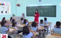 Niềm vui hân hoan của thầy và trò trong ngày khai giảng sớm ở ngôi trường mới