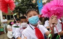 Học sinh cả nước nô nức đến trường khai giảng năm học mới