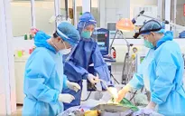Đồng Nai: Sốt xuất huyết vừa giảm, bệnh viện lại tiếp nhận nhiều bệnh nhân COVID-19 nặng, nguy kịch