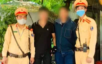 Kịp thời cứu thanh niên có ý định nhảy cầu Chương Dương tự tử