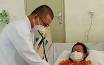 Tự dùng thuốc tại nhà, nữ bệnh nhân sốc sốt xuất huyết nguy kịch