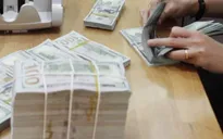 Ngân hàng Nhà nước tăng mạnh giá bán USD lên 23.700 đồng
