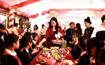Phó Chủ tịch nước Võ Thị Ánh Xuân vui Tết Trung thu với thiếu nhi Yên Bái
