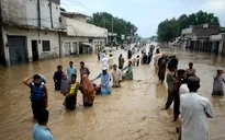 Pakistan nhận được cam kết hỗ trợ hơn 8 tỷ USD tái thiết sau lũ lụt
