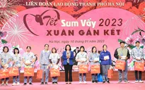 Công nhân lao động Thủ đô đón "Tết sum vầy"