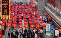 Người dân Trung Quốc tất bật chuẩn bị đón Tết
