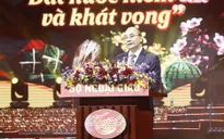 Chủ tịch nước Nguyễn Xuân Phúc dự chương trình nghệ thuật “Xuân Quê hương” 2023