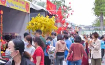 Chợ Tết ấm áp nghĩa tình trong bệnh viện