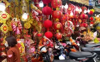 Đồ trang trí Tết hình mèo “lên ngôi”