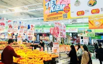 Siêu thị tung khuyến mại sâu cận Tết