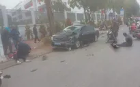 Lái xe biển xanh có nồng độ cồn gây tai nạn trên phố Hà Nội