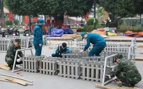 Cận cảnh lắp đặt trận địa pháo hoa ở Hà Nội