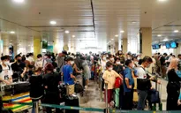 Hơn 170.000 khách qua sân bay Nội Bài và Tân Sơn Nhất