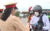 Tiếp sức người dân trở lại thành phố làm việc sau Tết