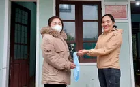 Nhặt được dây chuyền vàng cùng tiền mặt, người phụ nữ tìm người đánh rơi trả lại