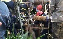Đi rẫy cùng người nhà, một cháu bé rơi xuống giếng tử vong