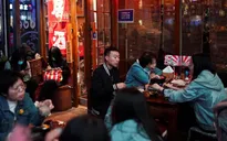 Ngành dịch vụ Trung Quốc bùng nổ trong dịp Tết