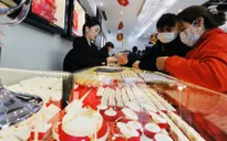 Người dân đổ xô mua vàng ngày vía Thần Tài