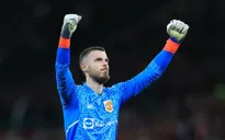 "Người nhện" Man Utd đi vào lịch sử Premier League