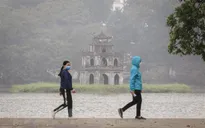 Bắc Bộ chuyển nồm ẩm, Nam Bộ có mưa rào và dông