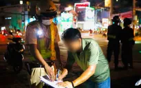 "Ma men" bị phạt nồng độ cồn: Người nói không biết chữ, người bỏ chạy la "cướp... cướp..."