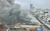 Cháy dữ dội chợ Tam Bạc ở Hải Phòng