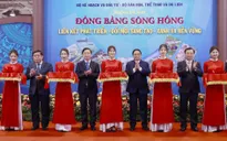 Triển lãm ảnh nghệ thuật và gian hàng trưng bày các sản phẩm Vùng đồng bằng sông Hồng