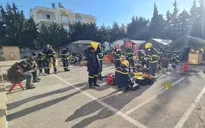 'Sứ giả nhân đạo Việt Nam' tới hiện trường mới, chạy đua với thời gian tìm cứu người còn sống