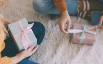 Người trẻ nghĩ gì về việc tặng quà Valentine?