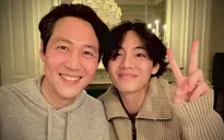 V (BTS) được Lee Jung Jae khen "quyến rũ"