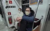 Đi tàu điện ngầm miễn phí cho người cao tuổi - vấn đề gây đau đầu ở Hàn Quốc