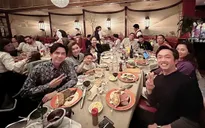 Sao Việt ngày 22/2: NSND Hoàng Cúc U70 vẫn cực trẻ trung, Đan Trường cùng vợ cũ đi gặp bạn bè