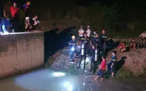 Bình Dương: Tìm thấy thi thể nạn nhân đuối nước sau hai ngày tát cạn kênh