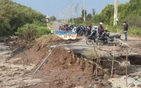 Khẩn trương khắc phục sự cố sạt lở đê Biển Đông