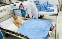 4 kíp phẫu thuật chạy đua với thời gian cứu sống bệnh nhân bị tai nạn giao thông đặc biệt nghiêm trọng