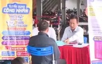 “Tiếp thị” việc làm ở... bến xe