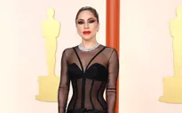 Lady Gaga xuất hiện tại Oscar, vẫn biểu diễn bất chấp lịch trình quay phim