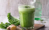 Cách làm món sinh tố cải xoăn và cải xoong cùng gừng và dứa