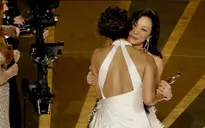 Dương Tử Quỳnh giành Oscar: "Điều này dành cho bất kỳ ai được xác định là thiểu số"
