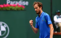 Daniil Medvedev nhọc nhằn vào tứ kết Indian Wells